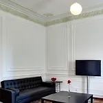 Val Apartman *